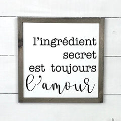 wooden sign | L'ingrédient secret est toujours l'amour