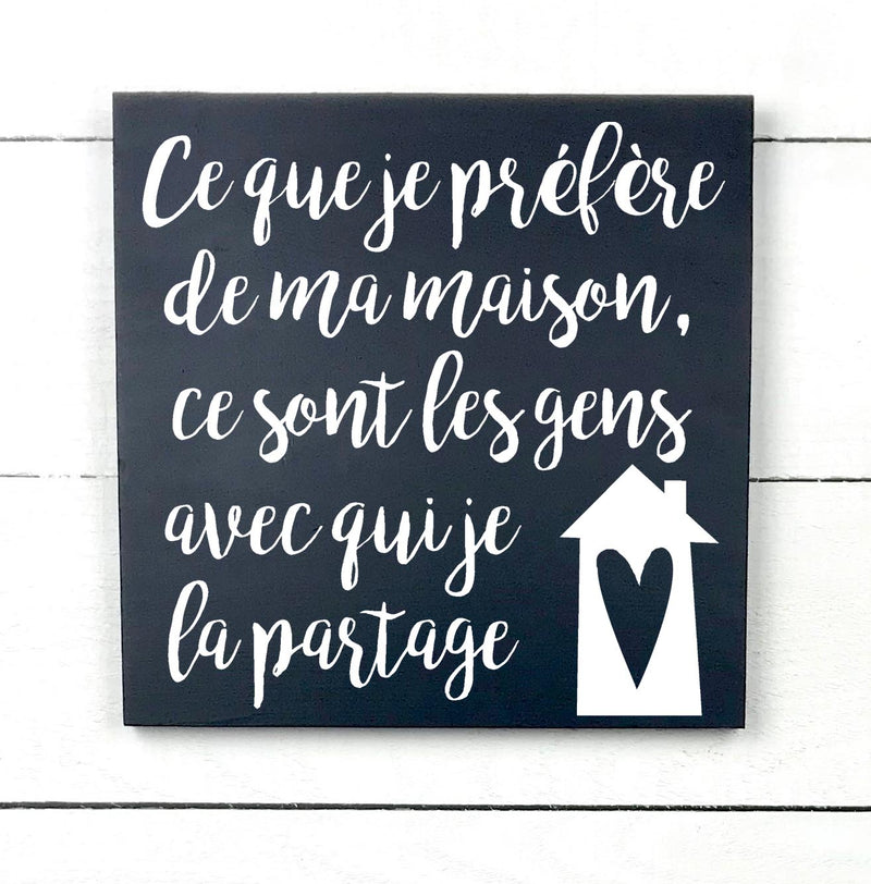 wooden sign | Ce que je préfère de ma maison #2