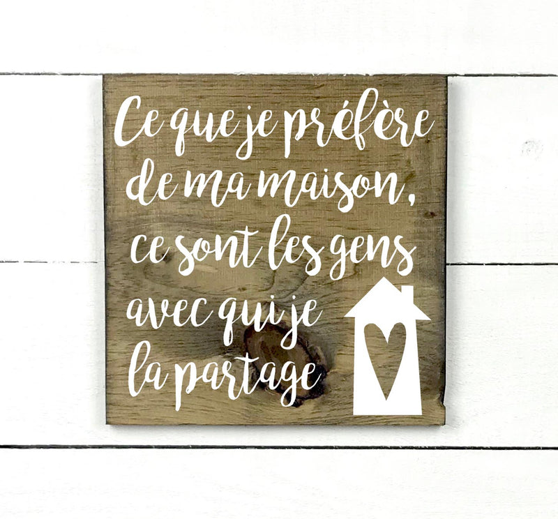 wooden sign | Ce que je préfère de ma maison #2