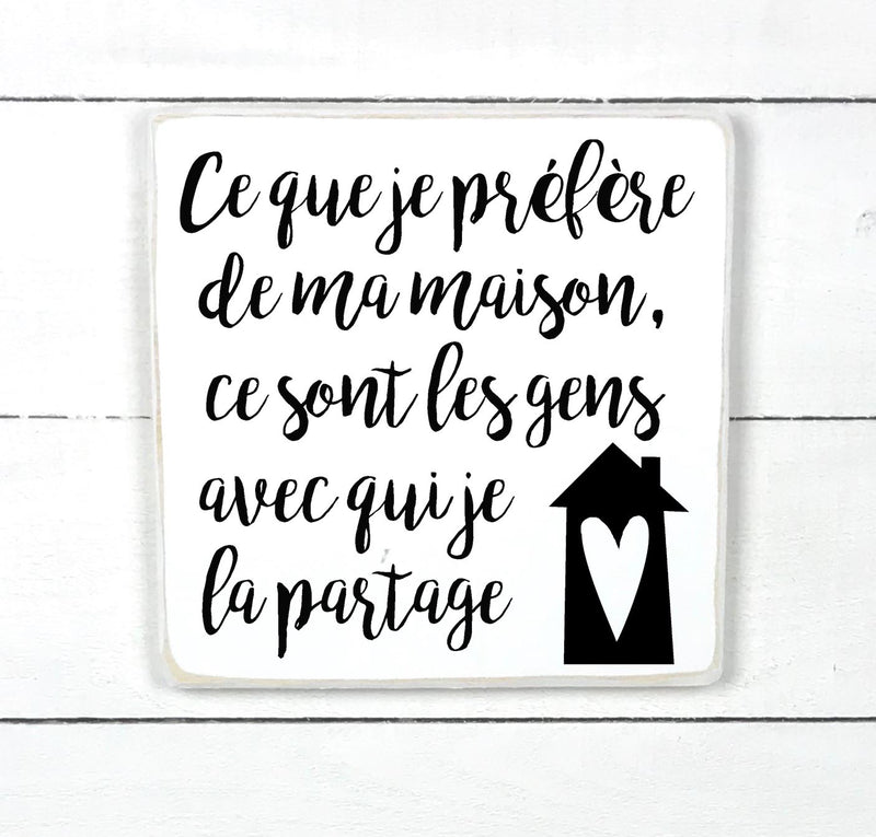 wooden sign | Ce que je préfère de ma maison #2