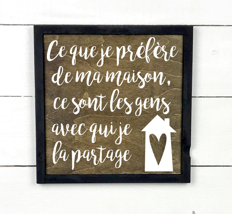 wooden sign | Ce que je préfère de ma maison #2