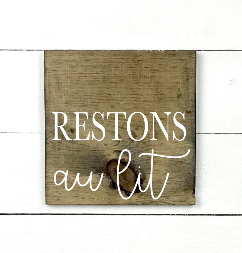 Restons au lit - hand made wood sign, fait main, enseigne bois en français, fait au Quebec, canada, signe pancarte cadre tableau, fait au Québec, canada, achat local, Estrie, Montréal, Old Shack 
