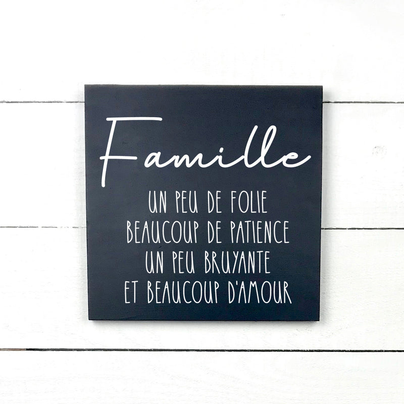 Famille, um peu de famille, fait main, enseigne bois en français, fait au Quebec, canada, signe pancarte cadre tableau, achat local, Estrie, Montréal, Old Shack 
