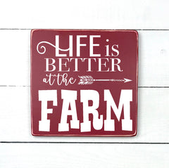 Life is better at the farm, hand made wood sign, fait main, enseigne bois en français, fait au Quebec, canada, signe pancarte cadre tableau, fait au Québec, canada, achat local, Estrie, Montréal, Old Shack 